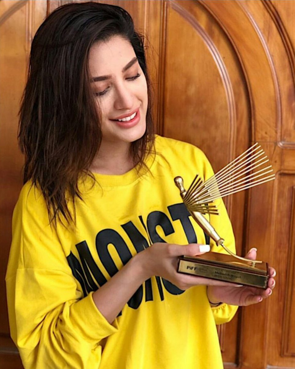 KTownChics's tweet photo. Congratulations #MehwishHayat for winning the Best Actress Award at the #PIFF!
#Congratulations #PIFFKaScene #Awards #CelebrityNews #Pakistan https://t.co/pKML9puTox