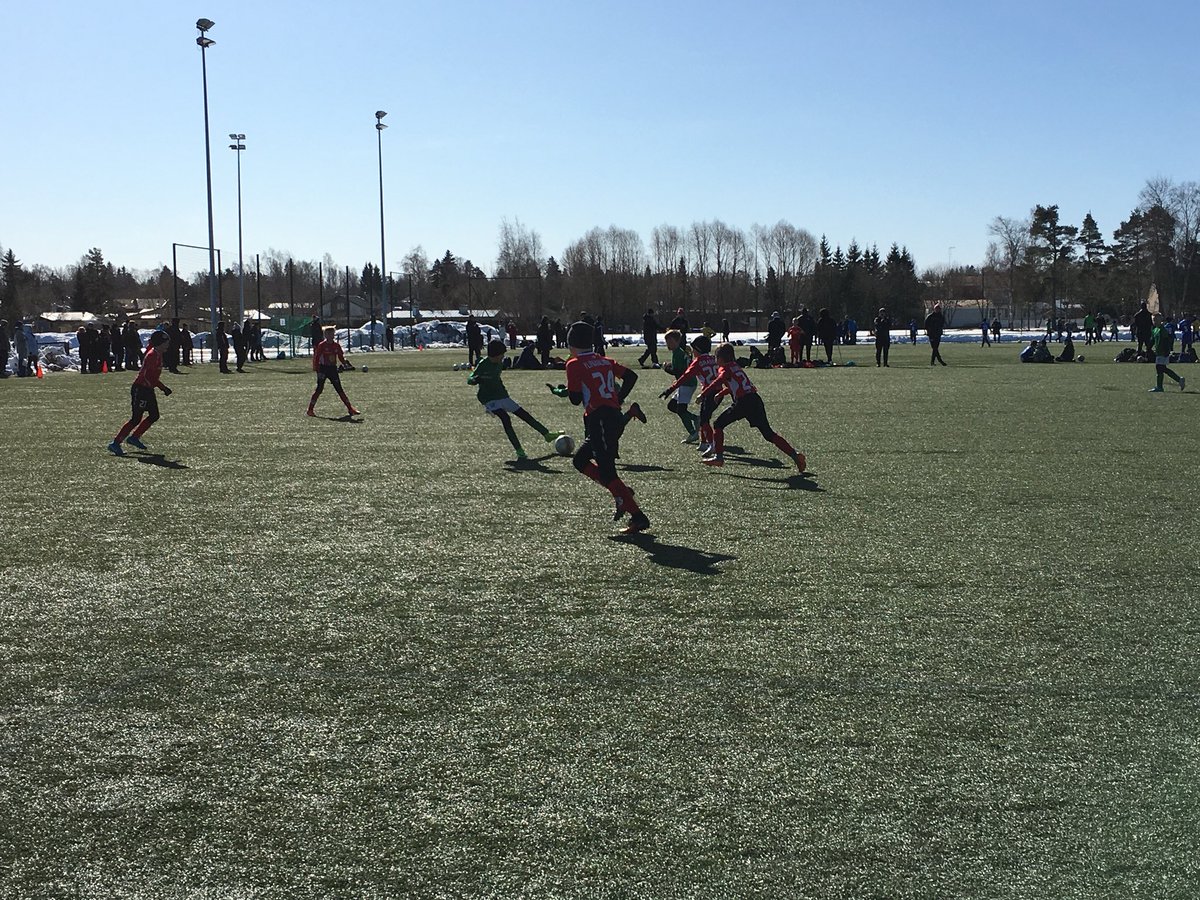 .<a href="/epsakatemia07/">EPS Akatemia 07</a> osallistuu yhdellä peliryhmällä <a href="/MPS_P07/">MPS P07</a> -turnaukseen. Loistava sää, tiukkoja pelejä! #EPS #kevät