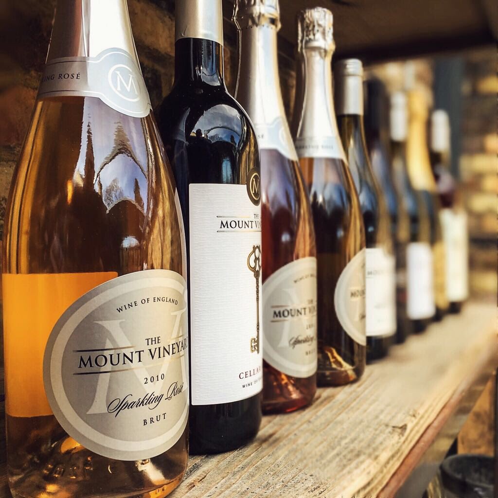 Shivicate's tweet photo. Wine tasting in the #spring #sunshine at the beautiful @MountVineyard....perfect! 😊🍾#winetasting #weekendfun https://t.co/uboiG5cILp
