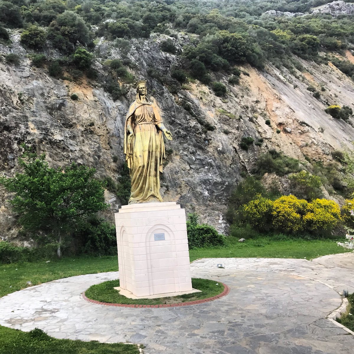 philabouzeid's tweet photo. نزور بيت السيدة العذراء #مريم في #أفسس #تركيا #إزمير 

#HouseofVirginMary #MeaMoments #Turkey #Izmir https://t.co/jfc8HrUo0p