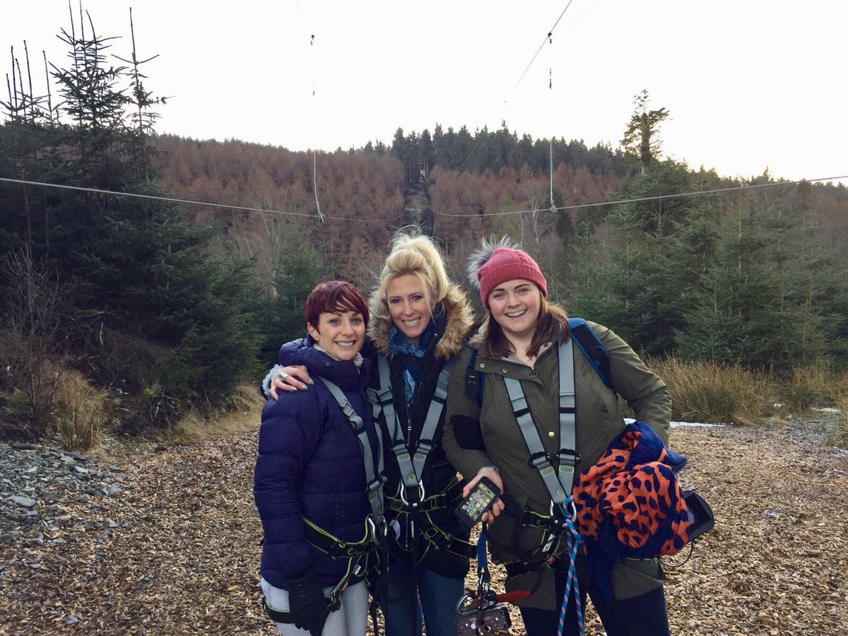 katyrickitt's tweet photo. This ones for you lovely @stephen_goodwin #teamtestdrive! Me @tbmcdowall and GI Jayne!! Well done for conquering your fear of heights and travelling the breadth of the country! You are also officially amazing xx https://t.co/naU1DohPbO