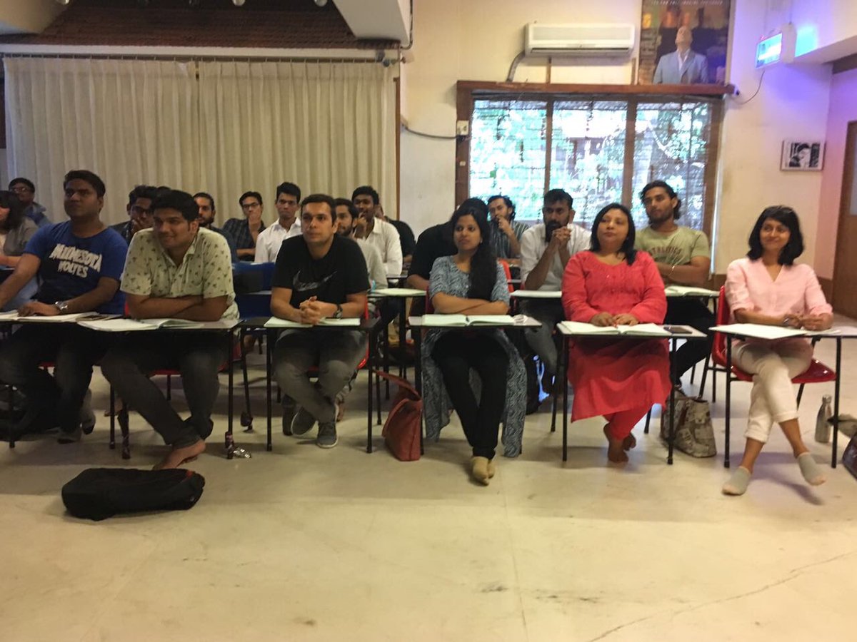 actorprepares's tweet image. Filmmaking is a collaborative process. Our writers learning the elements needed to make a film!

#ActorPrepares #ScreenWritingWorkshop #CreativeWriting @mayurpuri