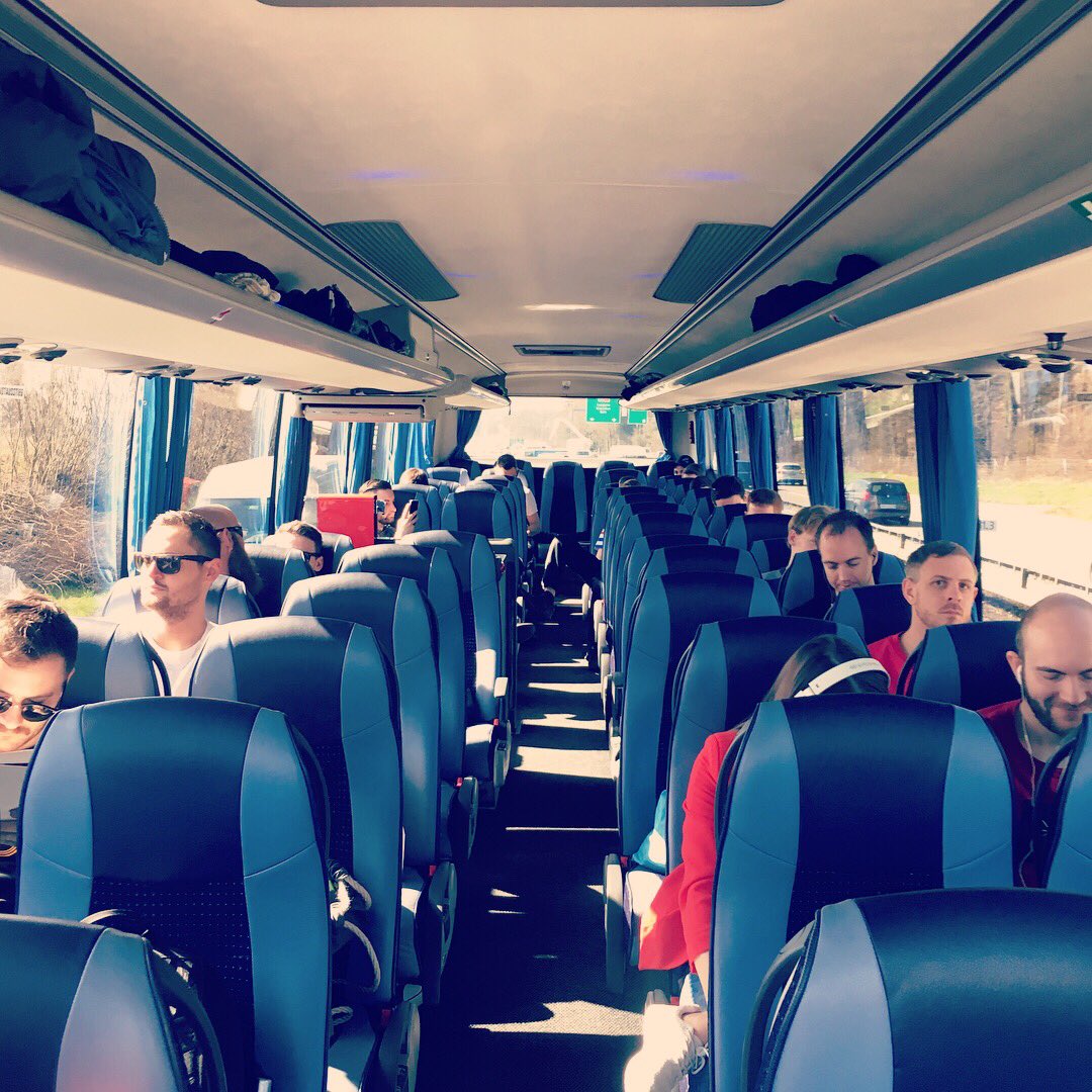 Scheidegger_96's tweet photo. Mit den #HRMW_H2 unterwegs zum #GAMEDAY in Mendrisio. Heute findet Spiel 4 in der Best-of-5 Serie statt. ⏱ 16h30 🥅 Mendrisiotto vs. @HornetsRMW (2:1) #H2GF #H3GF #Playoffs #Aufstiegsplayoffs #GoHornets #unihockey #floorball https://t.co/RdqKdY4Zy6