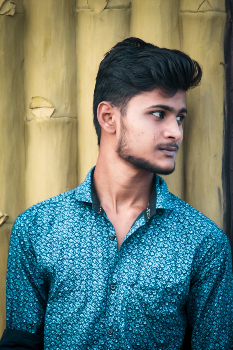 mdrayan246's tweet photo. Sab mujhe kehte hy ki badal gaya hy tu...       Aab unhe koun Samjhaye.... Tute huye patte ka Rang aksar badal hi jaata hy.
Mohammed Rayan https://t.co/ZhVJIjdhRg