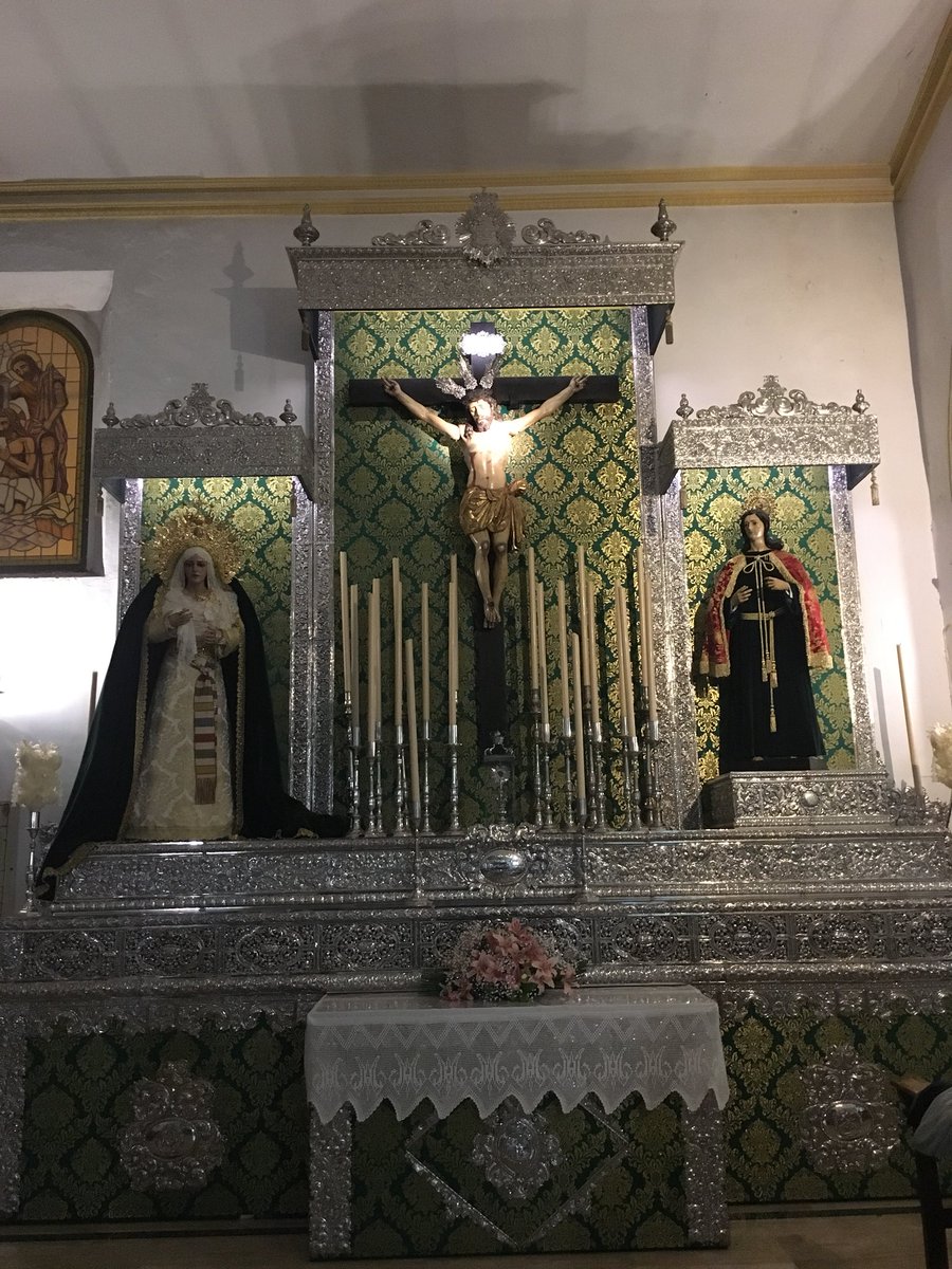 El Stmo. Cristo de la Buena Muerte y María Santísima de los Dolores ya se encuentran de nuevo en su Altar tras la Semana Santa. #VeraCruz #LosBlancos