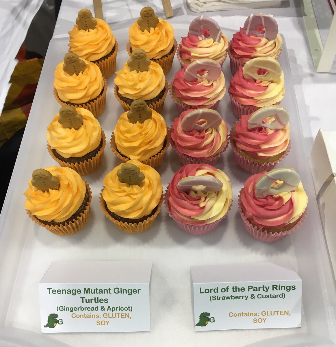 freefromitaly's tweet photo. Just found dessert courtesy of @GorgosaurusBakery ... @Northveganfest https://t.co/IiJJI9e5oG