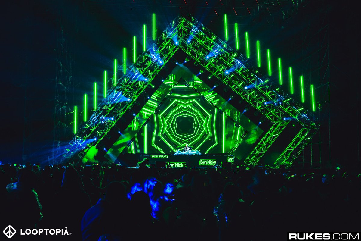 looptopia's tweet photo. #LOOPTOPIA DAY 1
#LOOPTOPIA2018
Photo by @rukes https://t.co/zFSJBhvqRD