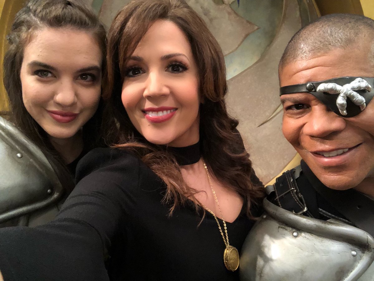 JohnDBeckTV's tweet photo. Catch a new #KnightSquad TONIGHT, April 7th at 830 on @Nickelodeon after a new #HenryDanger!  Special guest @Maria_CB from #WizardsOfWaverlyPlace as @IamLilimar’s mom! @owenjoyner @daniellaperkins @seanWcunningham @Scatter @jennykeene @jodyfm Promo: https://t.co/vcQ5bb9TT2 RT plz https://t.co/PqNMkpsxuz