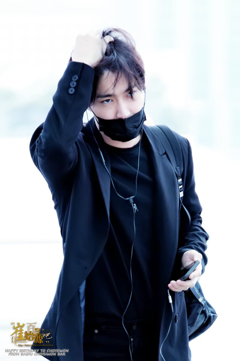deviljae89's tweet photo. เท่ห์จนไม่สามารถบรรยายความรู้สึกออกมาเป็นตัวอักษรได้เลย...
ทำไมเท่ห์แบบเนรรรรรรรรรรรรรร้! 😭
#siwonday #siwon407 #siwon #ChoiSiwon #SuperJunior https://t.co/gQmBOgqTWy