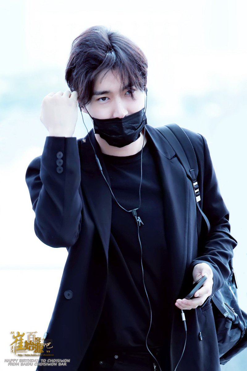 deviljae89's tweet photo. เท่ห์จนไม่สามารถบรรยายความรู้สึกออกมาเป็นตัวอักษรได้เลย...
ทำไมเท่ห์แบบเนรรรรรรรรรรรรรร้! 😭
#siwonday #siwon407 #siwon #ChoiSiwon #SuperJunior https://t.co/gQmBOgqTWy