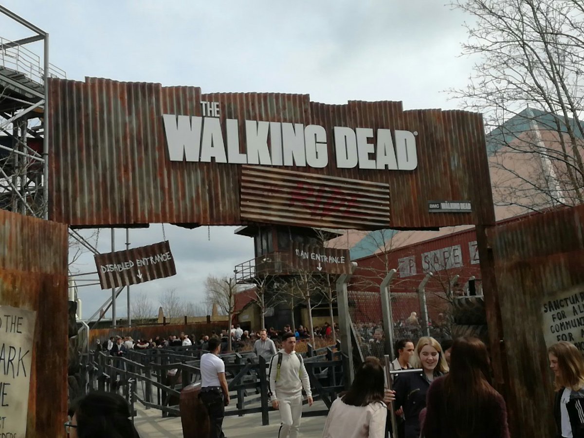 AllThorpePark's tweet photo. Within the first 10 minutes of #TWDTR re-opening it has ceased operation once again. #liveupdates

^BH https://t.co/zOBmaNu64b