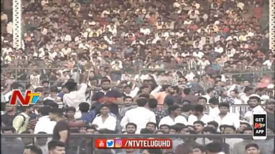 TarakLingayya's tweet photo. #MassStalwartNTRatBANసభ
Ntr anna abhimanulu
Bharath ane neenu
Audio function https://t.co/h3zDT899Sg