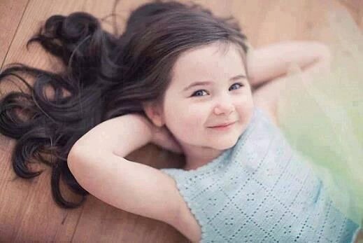 철들면 인생은
재미가 없다

어린아이 처럼
순수하고
맑은 마음으로

아무런
욕심과 걱정없이 
천진한 마음으로 살아가야

인생이 즐거워질수 있다