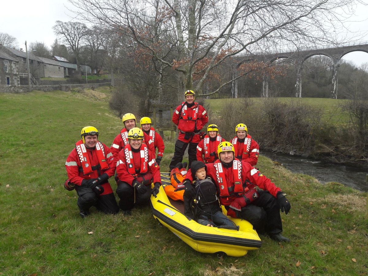 SfrsWaterRescue's tweet photo. It may be the weekend but @fire_scot crews from Red Watch Dunfermline and Lochgelly are out training on the second day of their @Rescue3europe Flood Responder Course.
Looks lìke wee Boaby is causing more trouble in the Kingdom!!!!!
#NotJustForFires https://t.co/Ay3WKNE17W