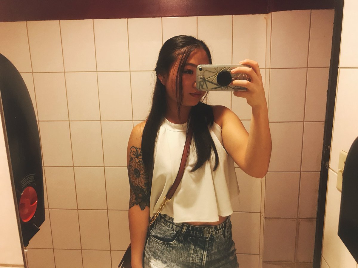 thiskorean's tweet photo. Haven’t been out in a while #nightout #drank https://t.co/7sP4vrlrU1