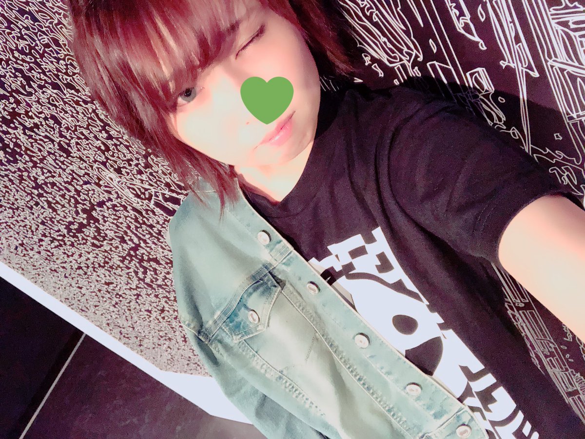 XxUoxoUoO's tweet photo. ctrl+sレセプションショーケースお疲れ様でした！！
久し振りのファッションショーでこれまた仕切りという貴重な体験をさせて頂いてとても楽しかったです！！💚
 #ctrl_s https://t.co/pgPQNU3wnJ