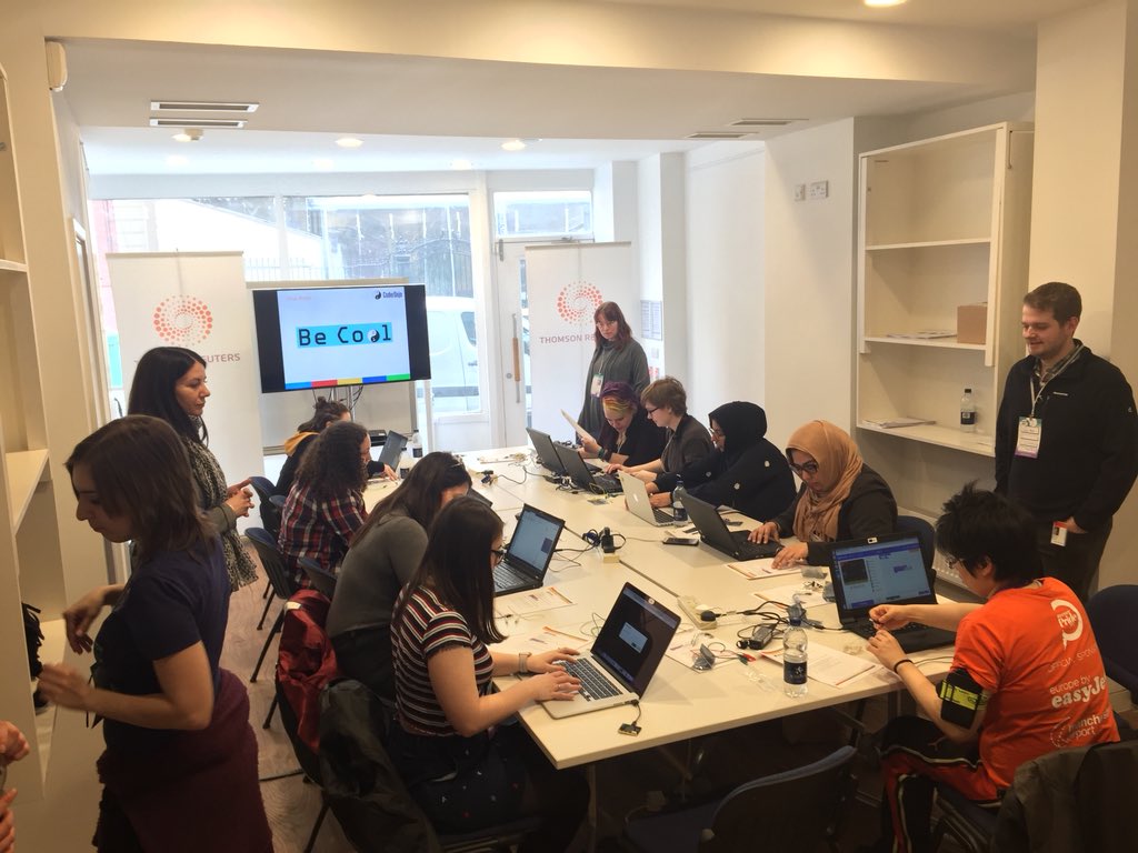 Our first #microbit workshop in partnership with #coderdojo is under way @inspirewit !!!

#workingattr
#thomsonreuters
#inspirewit