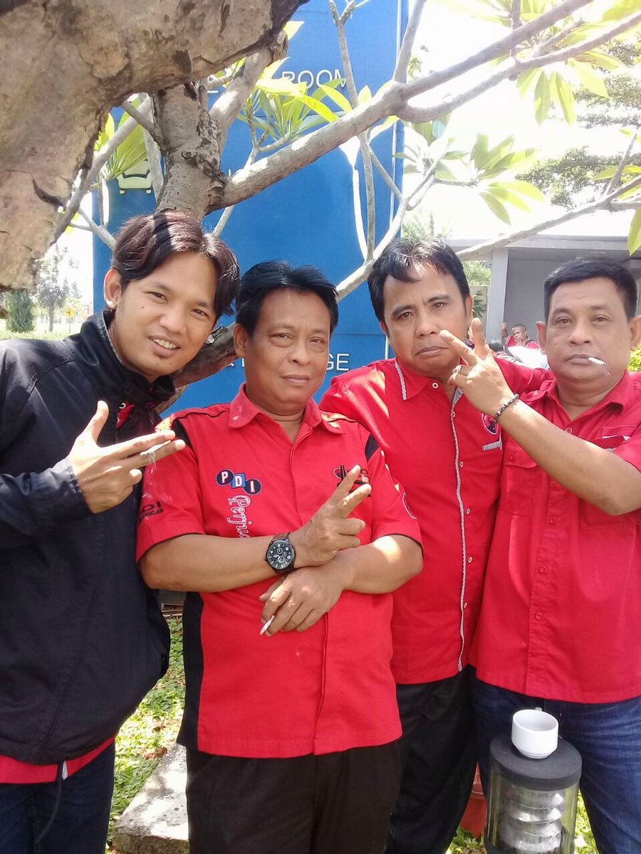 paccikutra's tweet photo. Berjuang dengan penuh kegembiraan. @PDI_Perjuangan 
#HASANAH2Juara https://t.co/VtTerR5aPp