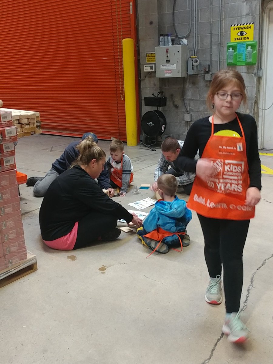 KKamberger's tweet photo. Great kids workshop! https://t.co/nBmzfbCcDk