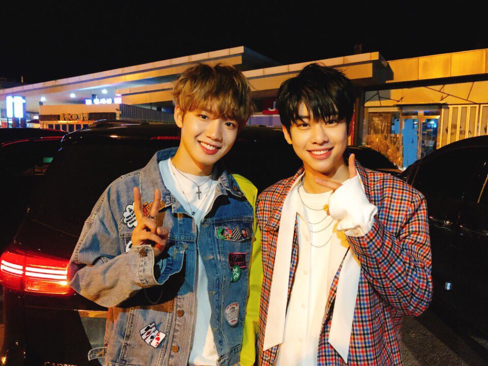 bnmboysofficial's tweet image. [#MXM/임영민X김동현] 

#MXMPICtures #MPIC 
오랜만에 춘천에서 다이아몬드뽀이들의 하트!💕
갑자기 추워진 오늘도 영동이들과 함께 해주셔서 감사합니다 🙌🏻

#브랜뉴뮤직 #브랜뉴보이즈 #임영민 #김동현 #엠픽
