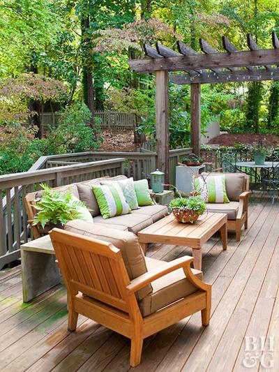 ARivett6's tweet photo. The current rainy weather hasn't really inspired much outdoor work, but it will be nice soon, and that means outdoor spaces will come to life. Are you thinking of upgrading your deck this year. https://t.co/dfqHqrAXNa https://t.co/eZOwWcN3Wu