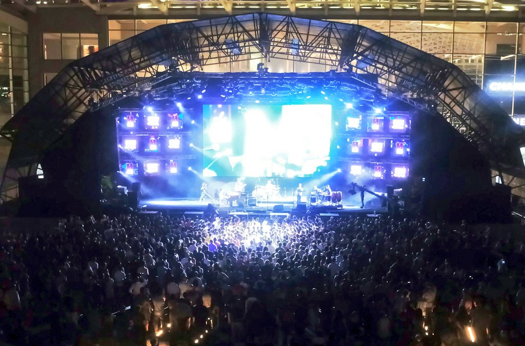 rozimanv5's tweet photo. SingJazz 2018 Day6
Marina Bay Sands
Event Plaza
Show Day2 Final Set
やっぱ楽しい～
#riggingteam https://t.co/9KQMMByExZ