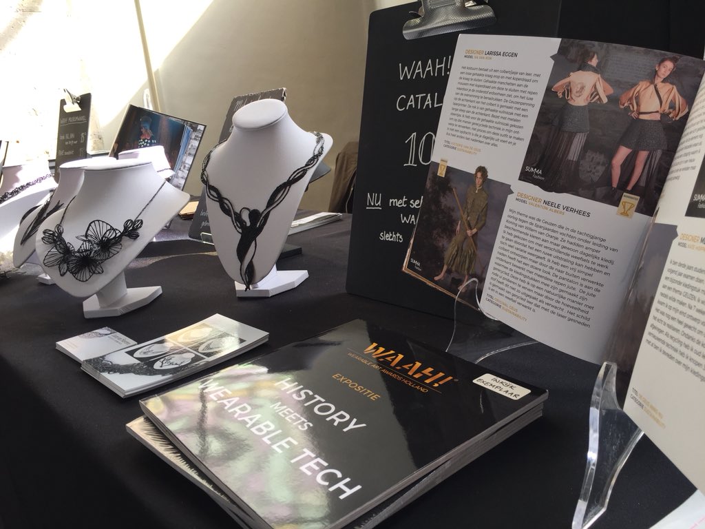 WAAH_NL's tweet photo. Naast de #catalogus over ‘History meets Wearable Tech’ zijn ook sieraden van Laura van Staveren te koop @GroteKerkAlkmr Nog t/m 13 april in #alkmaar #waah2018 https://t.co/sYaD4fu6Hu