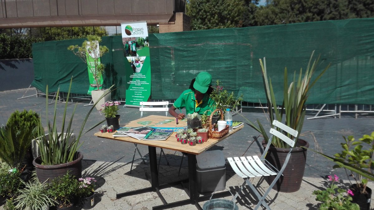 RonewaCreations's tweet photo. We are at the Randshow!!
Come see us!! 
🌳🌱🌻🌼🌸💐🌳 #RandShow2018 @Rand_Show #RonewaCreations #Landscaping #FlowerShow https://t.co/p3ZhvqOYb6