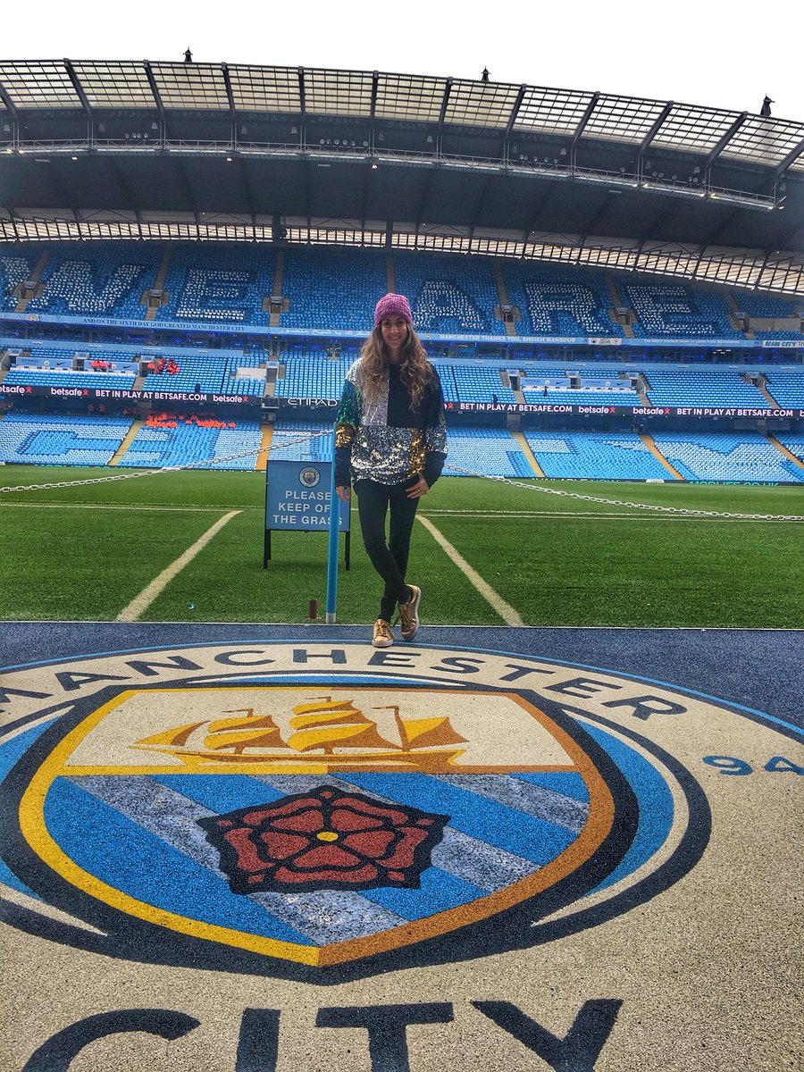 WeraKuri's tweet photo. DERBY DAY!! ๐๐คฉ
โข
#SocioPremier #ManUvsManC https://t.co/46SVjQ6ok6