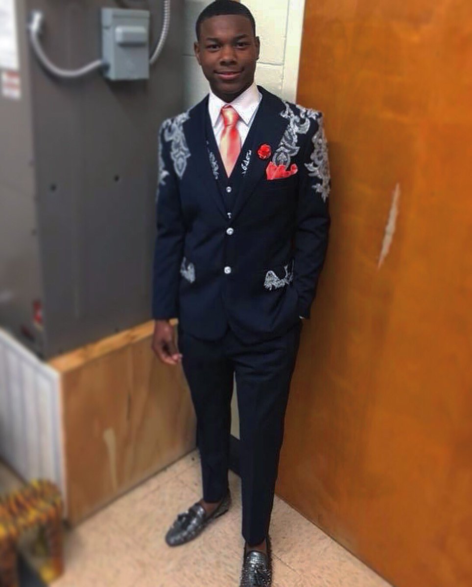 Erickshort9's tweet photo. 🗣Not even prom😂 , and still get best dress🤫💰
#4Ren👼🏾🗣 https://t.co/8owcxxk8jD