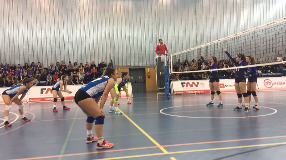 Fase Final Juvenil femenino, tercer set:
26 <a href="/voleyAlcobendas/">Voleibol Alcobendas</a>
24 <a href="/VoleibolLeganes/">Club Voleibol Leganés</a>
#VamosLega
Buen partido!!!
Somos SUBCAMPEONAS DE MADRID!!
Enhorabuena Lega!!!
Y Enhorabuena a las CAMPEONAS