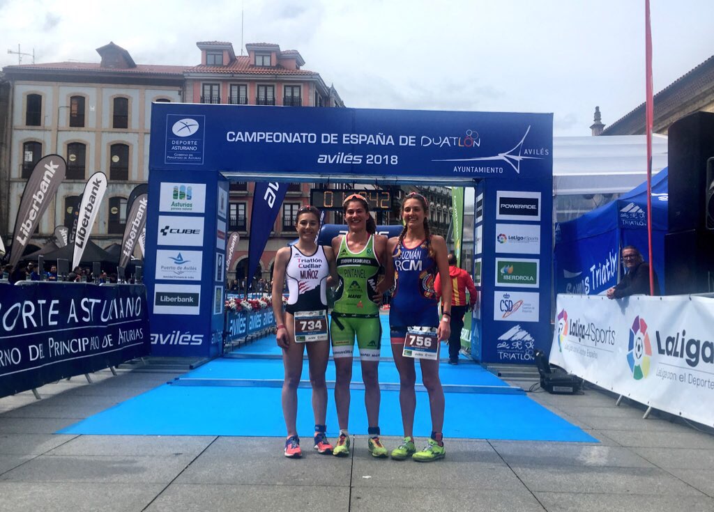 Podio femenino del Campeonato de España Junior de Duatlón con Marta Pintanel como nueva Campeona de España. ¡Felicidades! #FetriAviles 
Podio Junior Femenino
1ª Marta Pintanel 
2ª Marina Muñoz
3ª Ana Guzmán