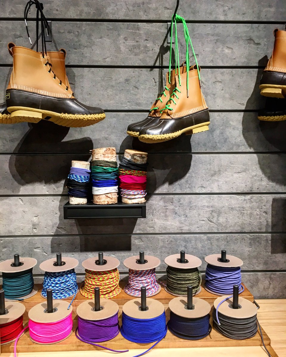 KeywanCatherine's tweet photo. Welcome to Seaport, @LLBean !#retail #beanboots https://t.co/Es1unVgLqo