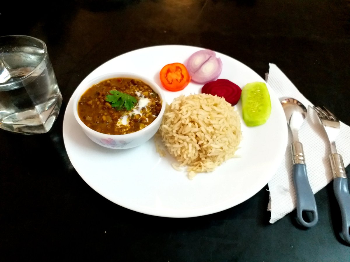 ShubhraKushwaha's tweet photo. Dal Makhni with brown rice...amazing...dinner...!!!!!
.
.
.
.
.#dinner #dinnerparty #dalmakhni #foodie #MasterChefUK #homemade #MasterChef #recipe #yummy #foodtravelchat #TeachAFilmToCook #food #amazing #eatwell #eathealthy #eatry #food52 https://t.co/cfRqikOZPt