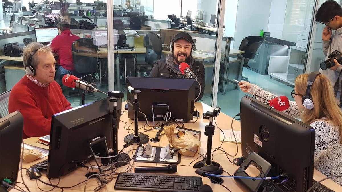 MauricioPerfett's tweet photo. Sábado #EnModoCenso con @agiraldoadriana y @lopeztelar en @avivircaracol Superamos ya los 4 millones de ecensados!!! https://t.co/JCzNHmVDPU