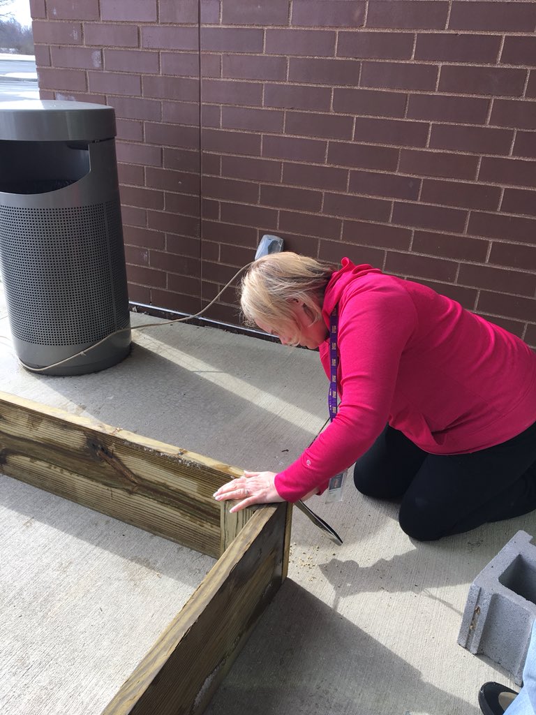 lgaughenbaugh's tweet photo. Even the snow won’t stop us from building our raised beds @Summit STEM. #reynproud https://t.co/2cvLx7IbEu
