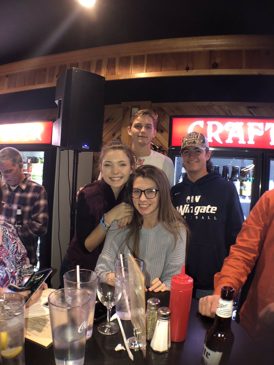 336Faithhh's tweet photo. happy bday satch ๐ #goknights #hecandunk #fortnite #iwoninbowling https://t.co/C03ipvuyIN
