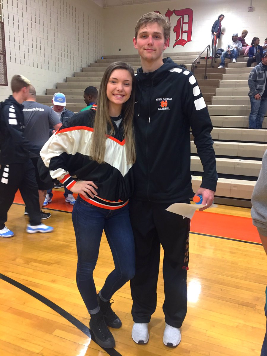 336Faithhh's tweet photo. happy bday satch ๐ #goknights #hecandunk #fortnite #iwoninbowling https://t.co/C03ipvuyIN