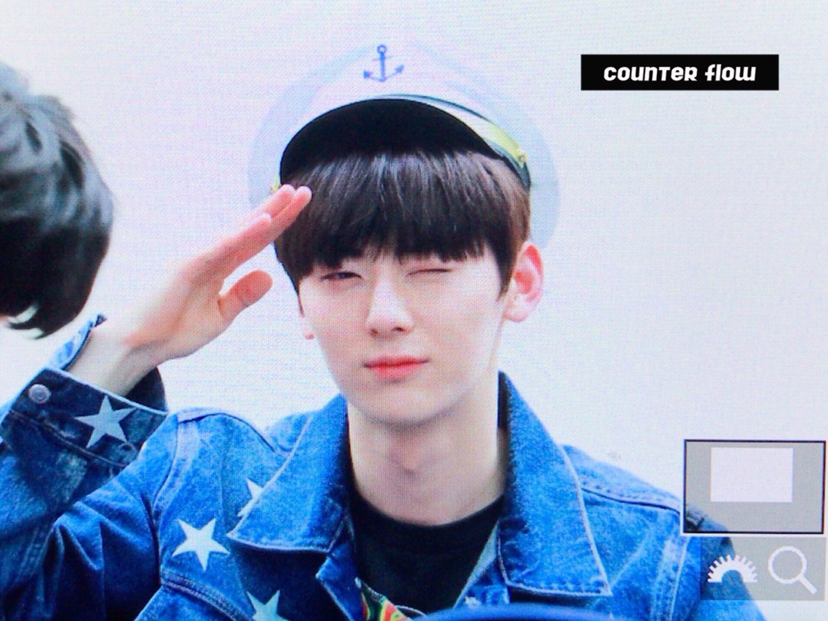 counterflow89's tweet photo. 180407 😆저 잡아가주세요... #황민현 #민현 #minhyun https://t.co/0ArNAFj9EJ