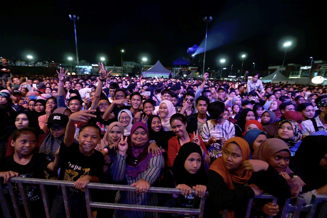 Harian Metro On Twitter Gogegaria Suasana Di Konsert Sempena Gegaria Fest Di Pusat Dataran Centrio Seremban 2 Foto Zunnur Al Shafiq