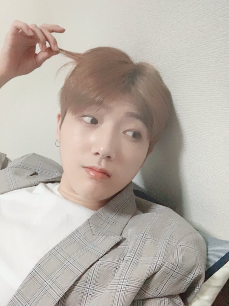 XENO_T_twt's tweet photo. #상원
헤헷...실수..ㅎㅎㅎ 그런 의미로 한장 더.. 여러분 다시 한번~~ 따랑해용❤️❤️ https://t.co/0SlcZOJ43f