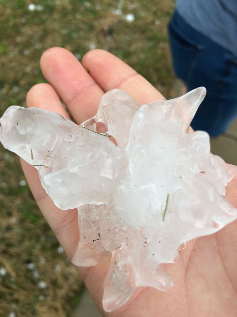 KiddRoofing's tweet photo. If you were affected by the hail storm  in the Dallas area last night, please give our Dallas office a call to set up a free roof inspection. 972-823-7663 https://t.co/SLDrWAwUVd