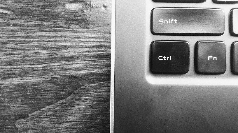 Right Titles appshapes.com/right-titles/