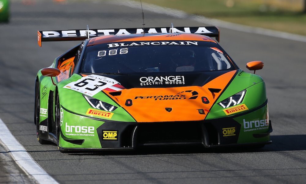 Emranzo's tweet photo. π @M_Bortolotti π₯π π Race 1 ππ#huracan #gt3 #blancpaingt #zoldercircuit https://t.co/rCI2kxFDCn