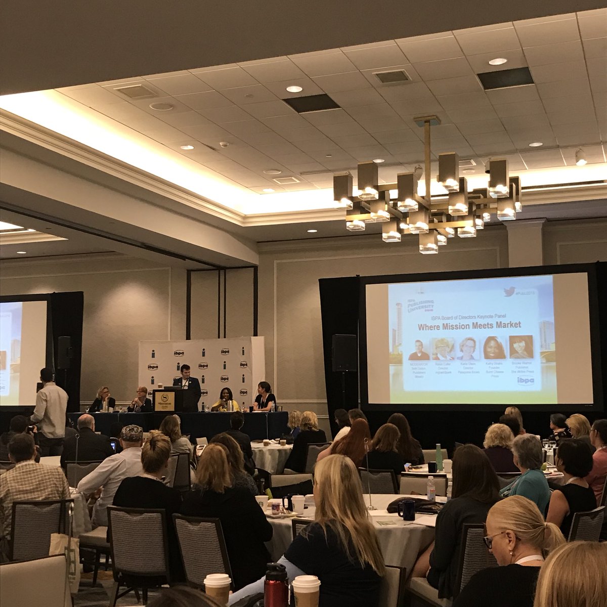 CoopPress's tweet photo. Good morning, @ibpa #PubU2018 Where Mission Meets Market keynote panel! Seth from @PublishersWkly moderating with @rcutlerSpark + Karla Olson of @patagoniabooks + @KathyStrahs + @brooke_warner 🙌🏻📚 https://t.co/jXIEEtRGH2
