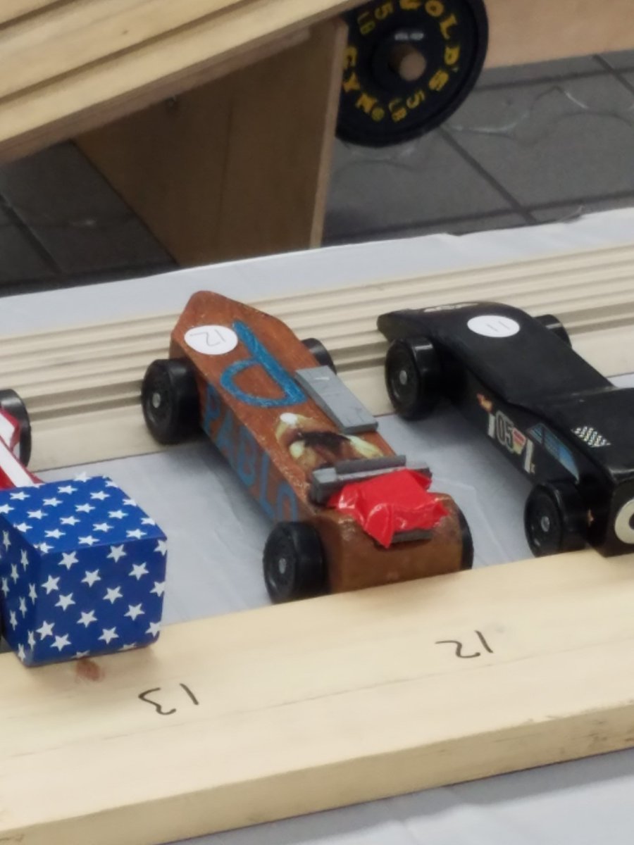 BeerBaron_Indy's tweet photo. Last minute #mods complete. Going #racing at regional #pinewoodderby. #Pack200 in the house. https://t.co/Vdei6M118f