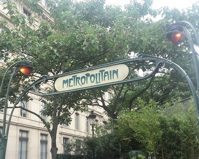 pinkopunk's tweet photo. 🎵 "I'm Gonna Be" - #TheProclaimers
✖ MÉTROPOLITAIN ✖

#paris #metropolitan #metro #view #tourism #💛 https://t.co/iObDkF7AIF https://t.co/nHip385xdm