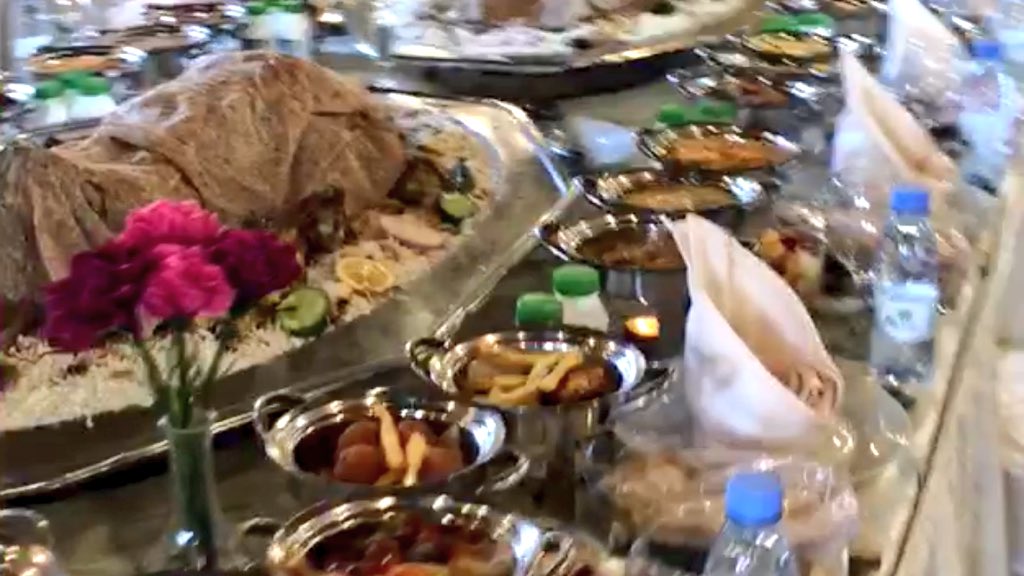 graphis0's tweet image. ضيافة اهالي #الخبراء لمساعد رئيس مطارات المملكه ومدير مطار الأمير نايف وبرفقتهم عدد من المسئولين في بلدة الخبراء التراثية بضيافة لجنة اهالي الخبراء #جرافس #بوفيهات #ملكية #مناسبات 0535505509 - 0533005717 #القصيم