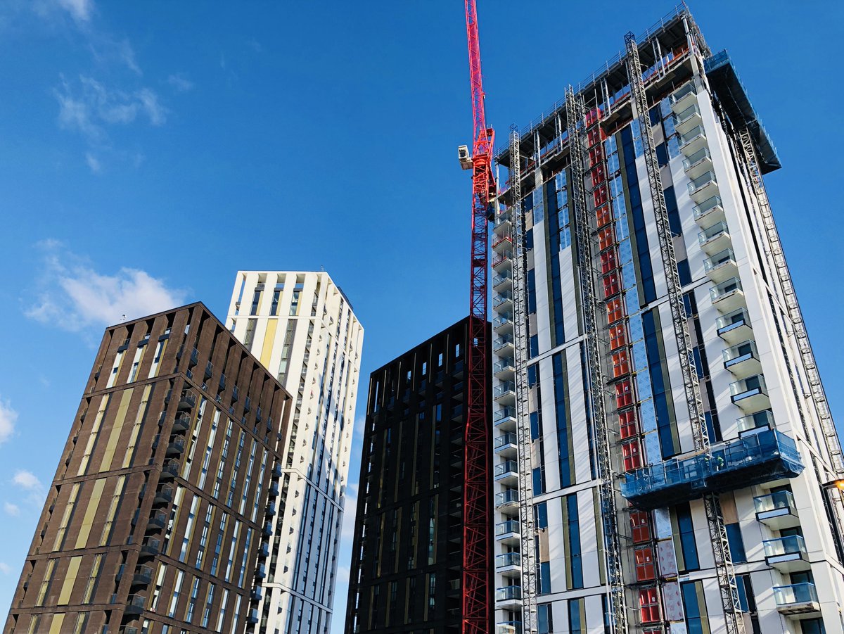 EDGEConsultEng's tweet photo. All 4 structures at Lewisham gateway looking great in the sunshine #posttension #concrete https://t.co/paBZZYma32