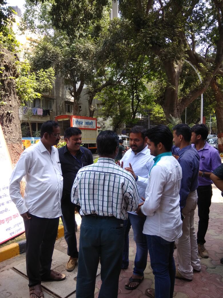 AmeyGhole's tweet photo. With the Inspiration of Shivsena Leader &amp; Yuvasena President @AUThackeray Of ‘No Plastic’ inaugrated the Plastic Collection Point in my Area with the help of @MCGM_BMC, still 5 points would be coming up !!! https://t.co/fmKNcQTle7